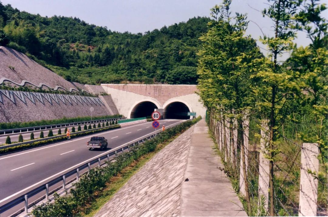640 640